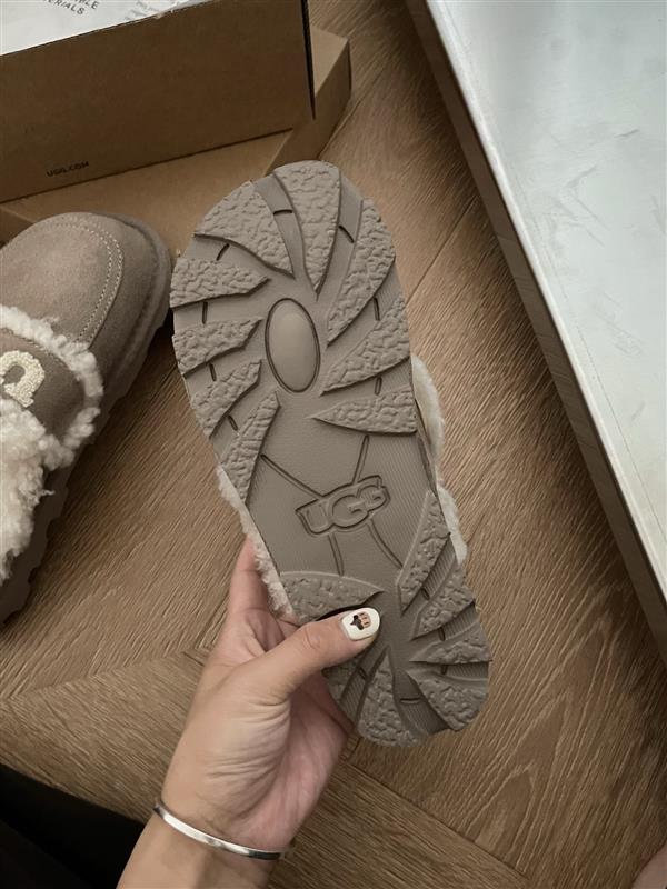 2025126111245438 210